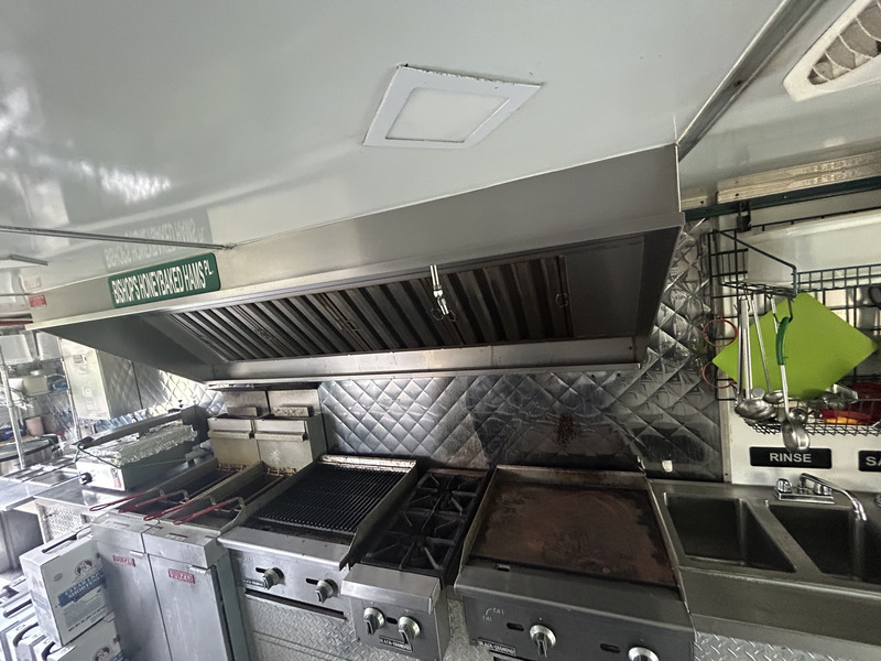 8' Hood and Cooking Area