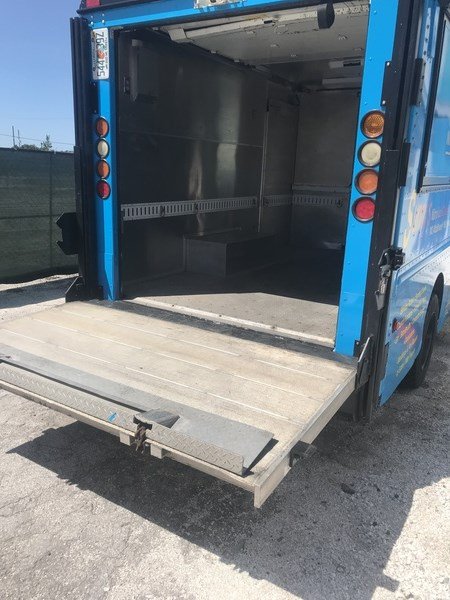 Workhorse Food Truck for sale in florida