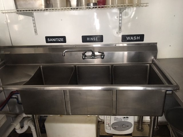 3 Compartment Sink in 2014 Trailer