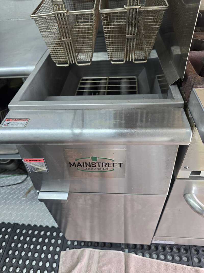 Mainstreet Equipment deep fryer
