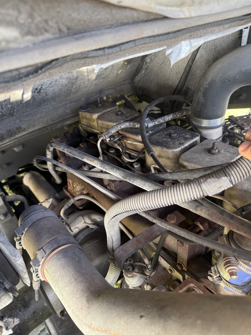 1998 Freightliner diesel engine side view